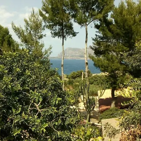 Holiday home Casa Vacanze Ilios Riserva Monte Cofano *